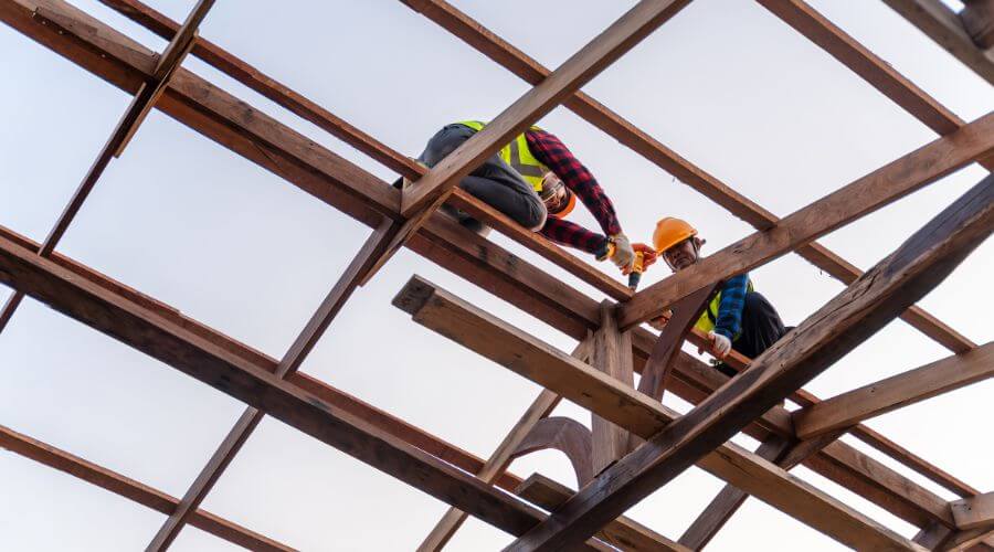 Professional gutter cleaning services in Deanville, TX